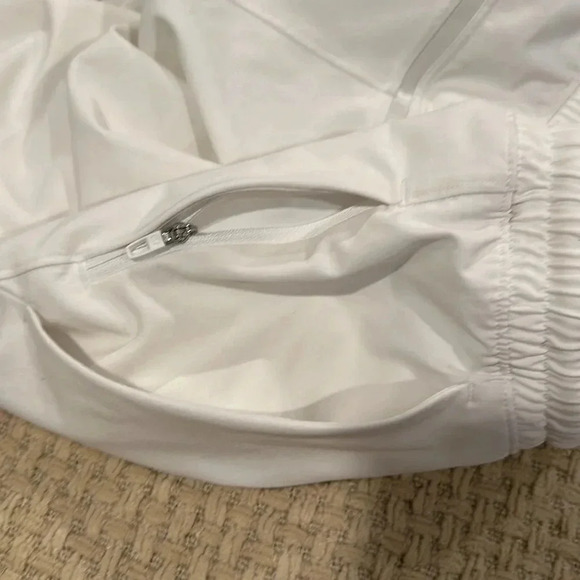 Lululemon atlético Short - Picture 8 of 16